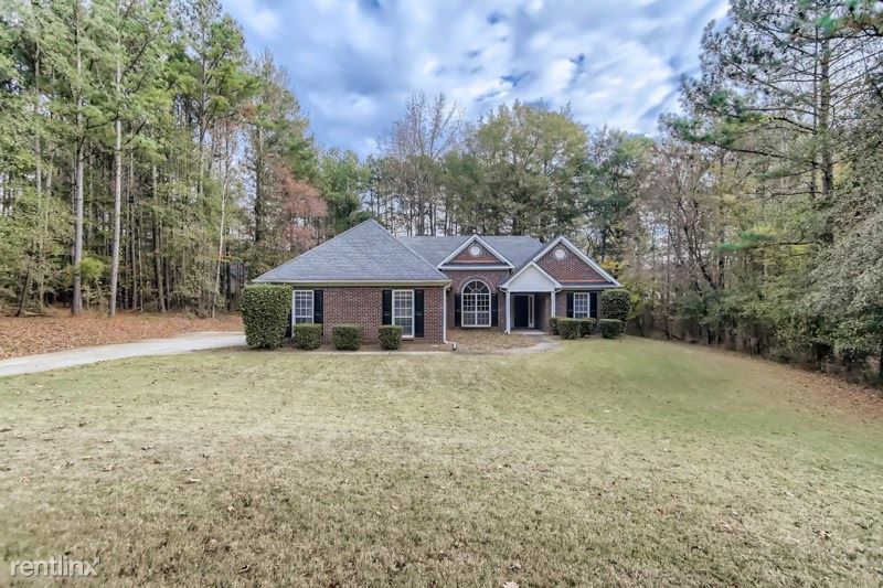 3 br, 2 bath House - 1207 Maplewood Circle...