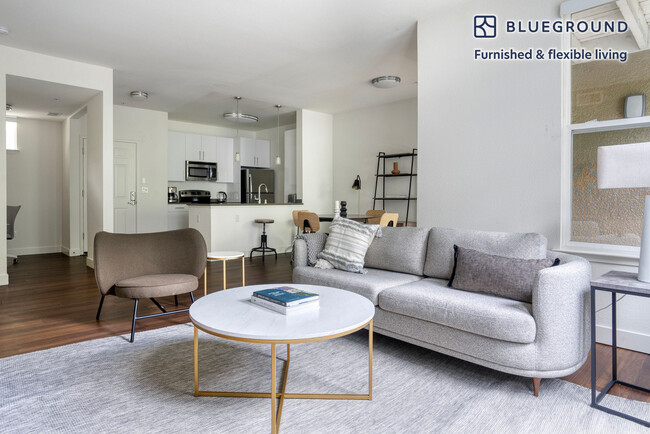 Foto del edificio - 1271 Lakeside Dr