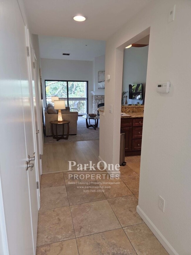 Building Photo - 1733 S Villa Way