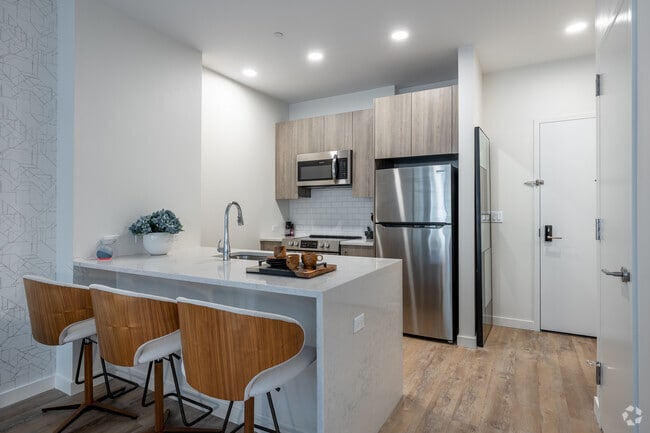 Interior Photo - 25 Maple