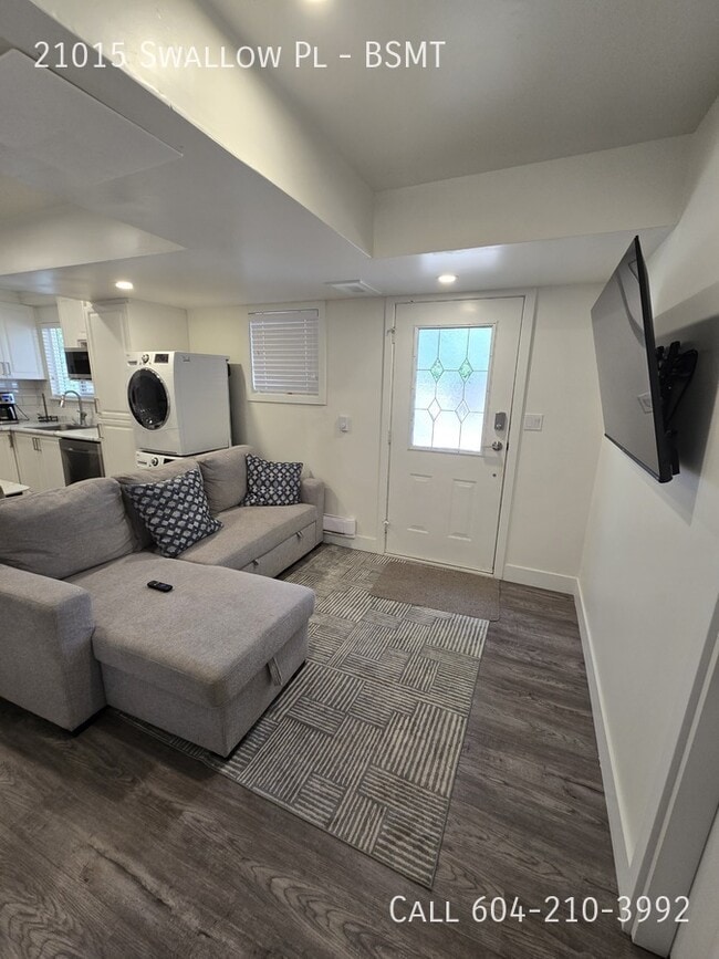 Building Photo - BSMT – Renovated Suite in Hope