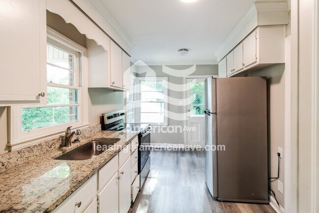 Foto del edificio - 136 Evergreen St