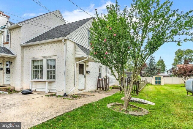 Building Photo - 126 Cameron Rd