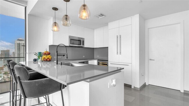 Foto del edificio - 88 SW 7th St