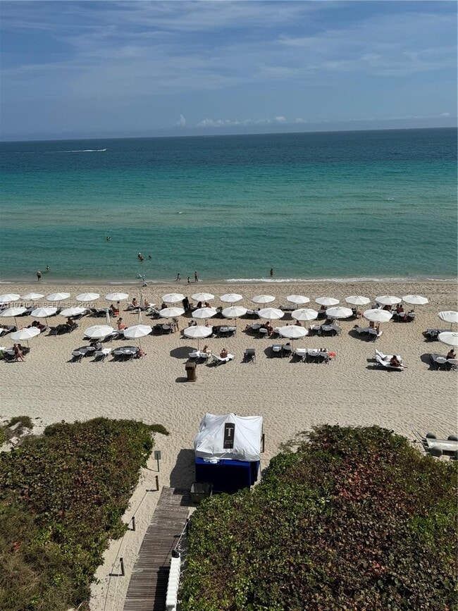 Building Photo - 15901 Collins Ave