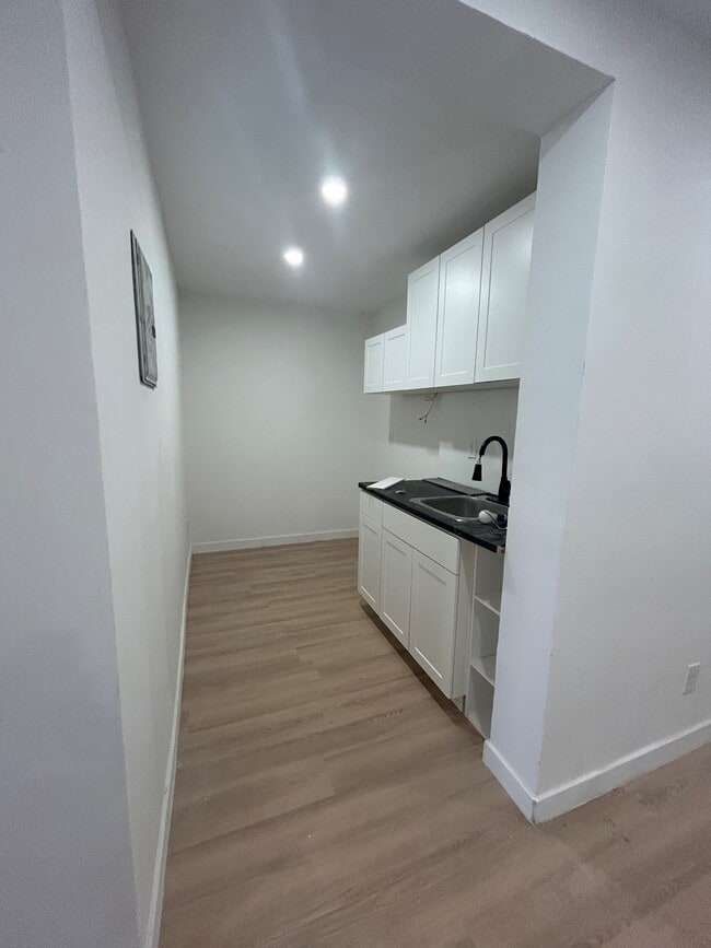 Photo du bâtiment - 5100 Av. de Courtrai