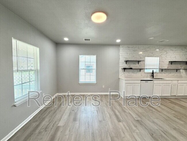 Foto del edificio - 517 S 40th W Ave