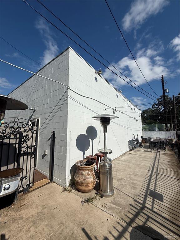 Building Photo - 204 W Jackson Ave