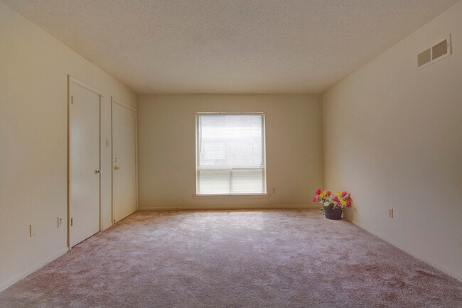 Building Photo - Ridgeway Pines