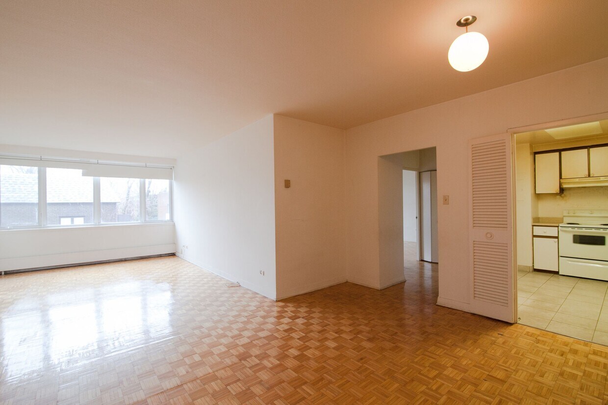 Photo principale - 900 Av. Rockland