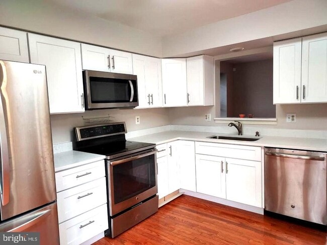 Building Photo - 10628 Sawdust Cir