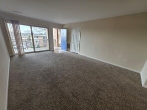 Interior Photo - Summit Crest