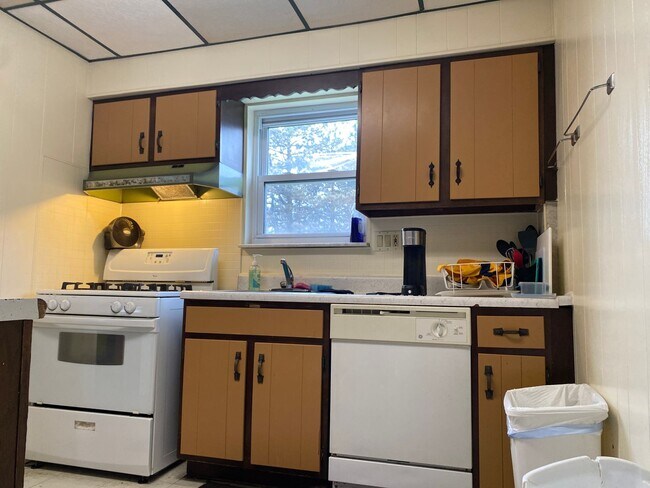 Foto del edificio - Downtown- 3 bedroom House- Available Now!