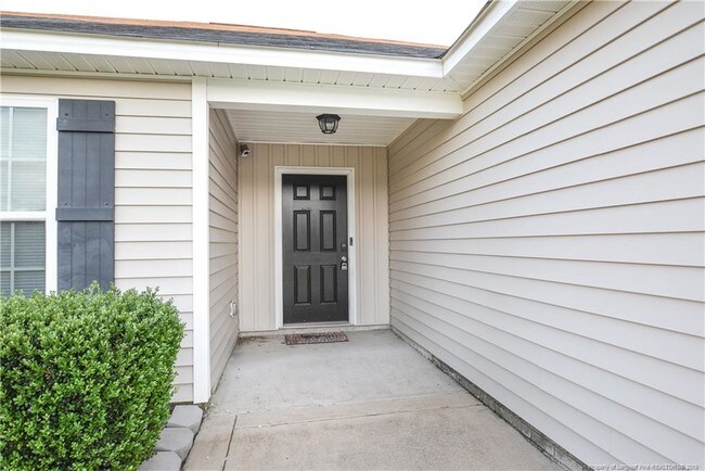 Building Photo - 2127 Queen Elizabeth Ln