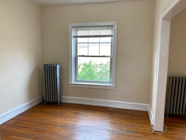 Building Photo - 811 Seward St