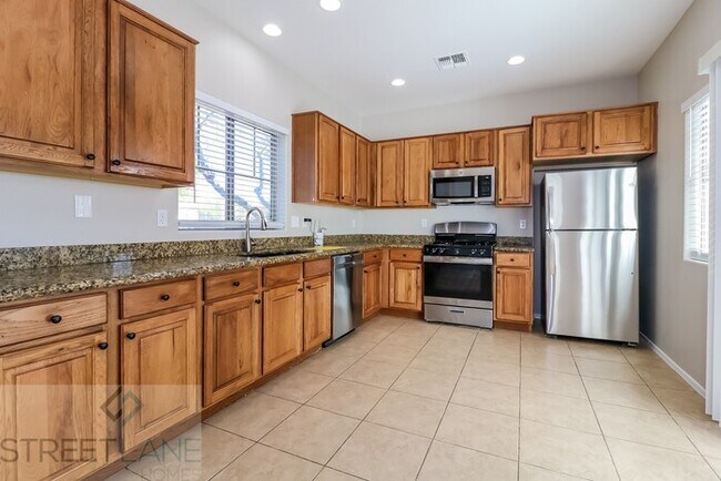 Building Photo - REDUCED! - Now offering $1025 off first fu...