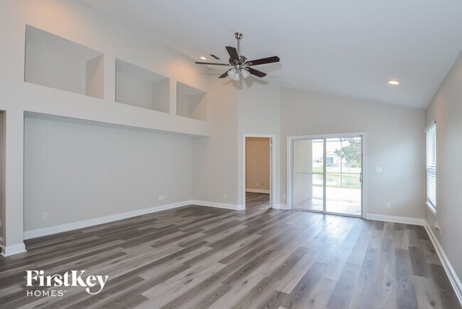 Building Photo - 14744 Falling Waters Dr