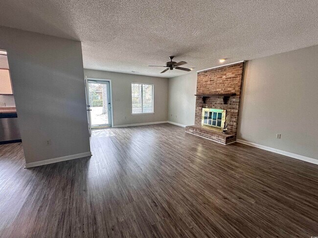 Building Photo - 6536 Valene Ct