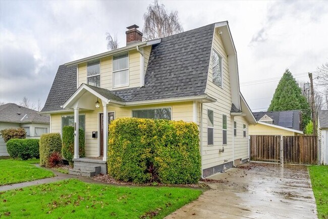 Building Photo - 657 22nd Ave