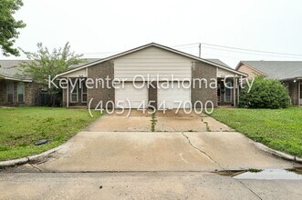 Building Photo - 920 SW 97th St