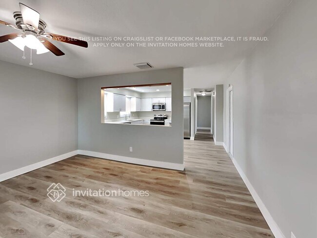 Foto del edificio - 310 93rd Ave N