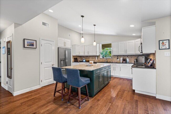 Foto del edificio - 8514 Burrell Dr