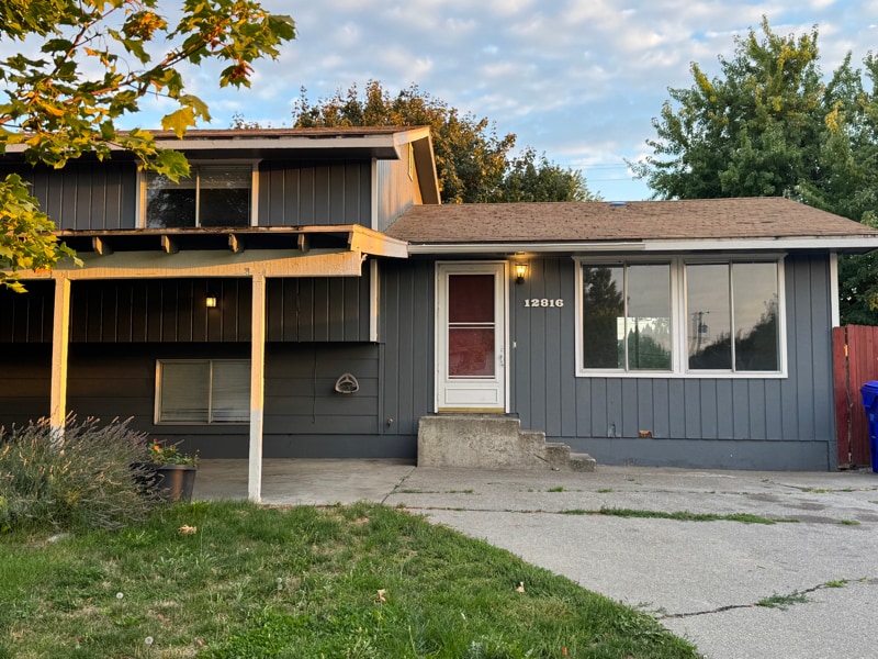 Primary Photo - 12816 E 31st Ave