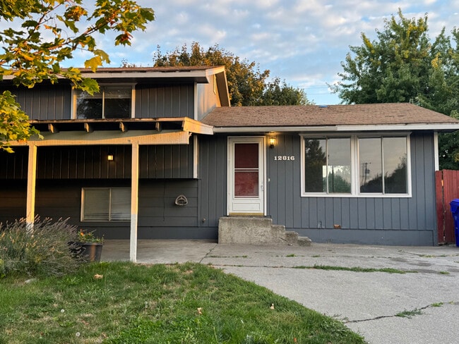 Building Photo - 12816 E 31st Ave