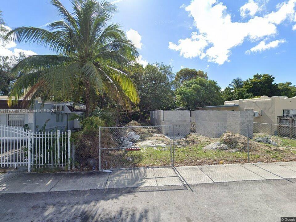 Building Photo - 1244 NW 32nd St