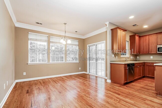 Building Photo - 3533 Claremont St