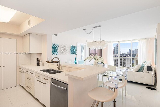 Foto del edificio - 19501 W Country Club Dr