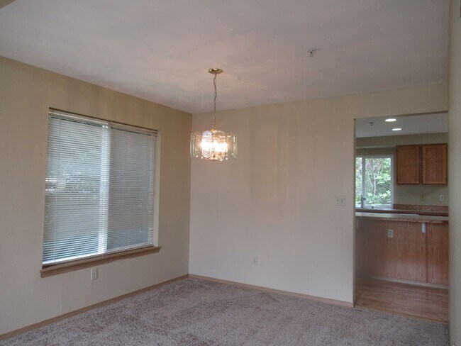 Foto del edificio - PENDING APPLICATION Welcome home to this 4...