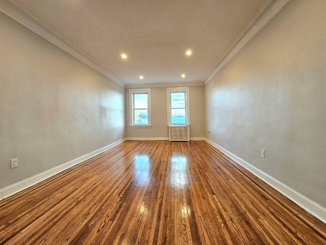 Building Photo - 17 Pingry Pl