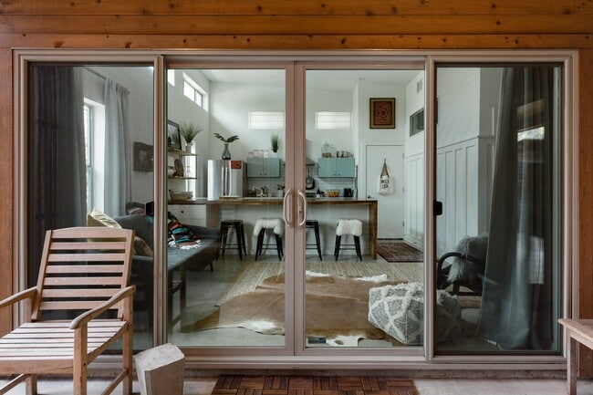 Building Photo - 55 Lynn St