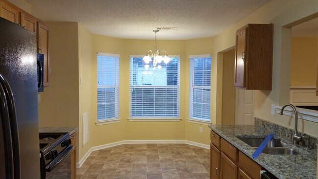 Foto del edificio - Beautiful 4-bedroom, 2.5 bath home!! (vide...