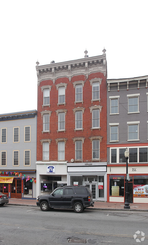 Building Photo - 358 Main St