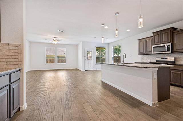 Building Photo - 9112 Sycamore Leaf Dr