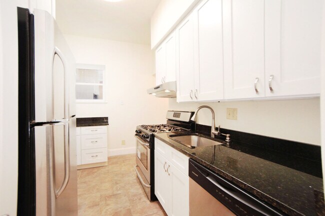 Foto del edificio - 1221 N Street, NW