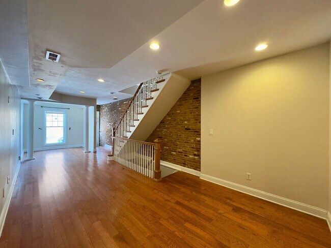 Building Photo - Charming 2 Bedroom/3.5 Bathroom Townhome in Canton, MD!