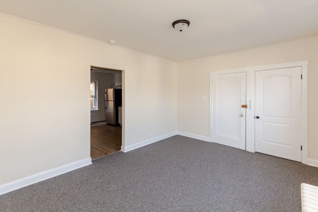Building Photo - 4204 N Kimball Ave