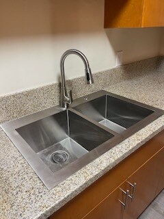 Foto del edificio - 1330 W 106th St