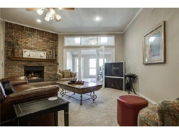 Foto del edificio - 3701 Dutton Dr