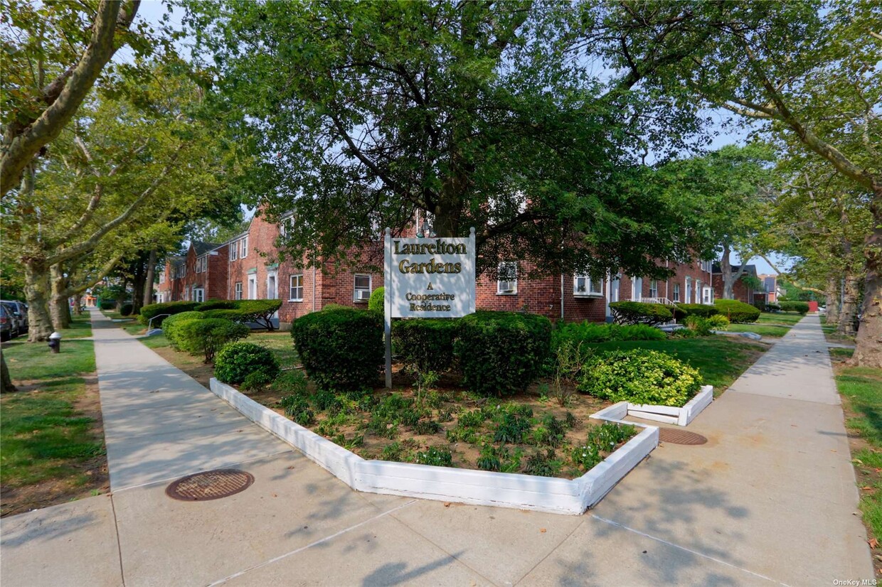 Foto principal - 133-12 Laurelton Pkwy