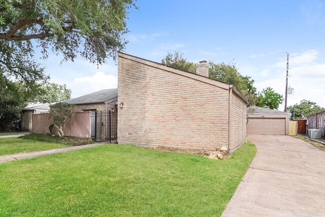 Foto del edificio - 7311 Las Brisas Dr