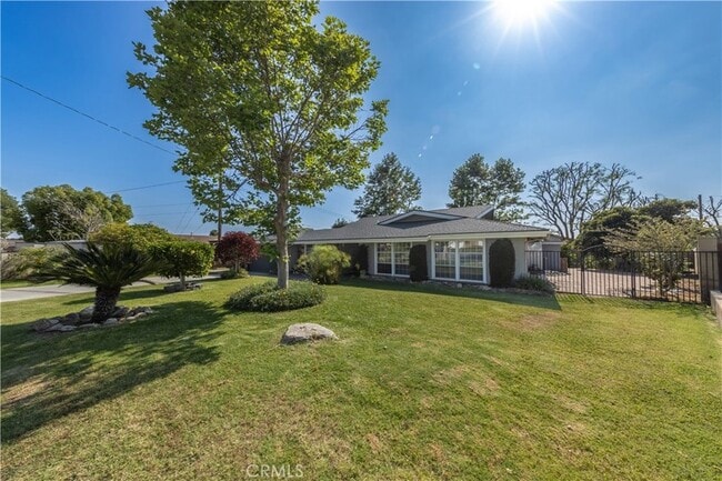 Building Photo - 4661 Woodhaven Dr