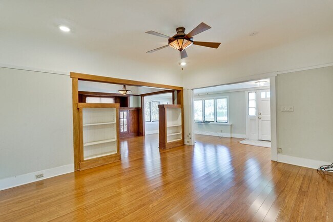 Building Photo - Single Family 3 Bed 2 Bath House in Santa ...