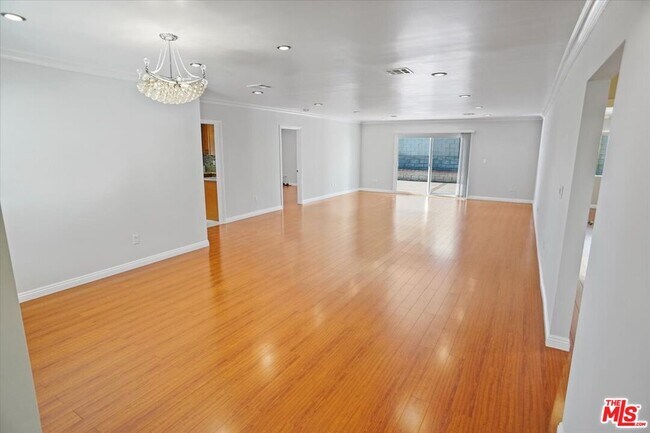 Foto del edificio - 2755 Mansfield Dr