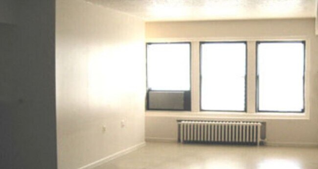 Building Photo - 67 S Munn Ave