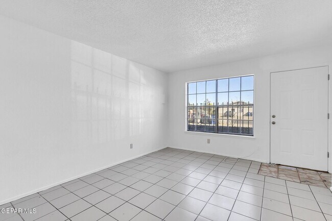 Foto del edificio - 3019 E Glen Dr