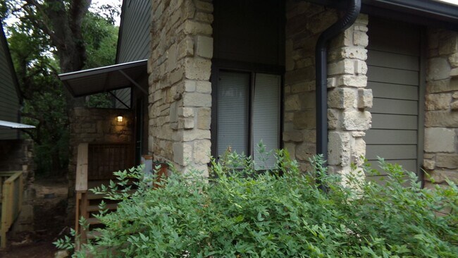 Building Photo - Yuhashi Properties1 (1606 Waterloo Trl)